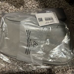 Lululemon everywhere belt bag